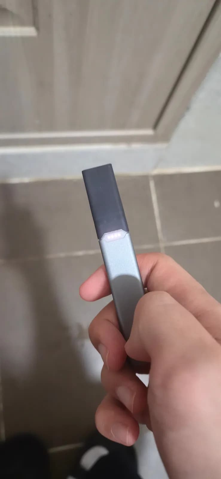 Juul2 Device Starter Kit (Juul2 1x Device, Crispy Menthol 1x, Virginia Tobacco 1x)のお客様の写真
